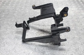 2020 HARLEY-DAVIDSON IRON 883 OEM BATTERY TRAY BOX HOLDER 66000031